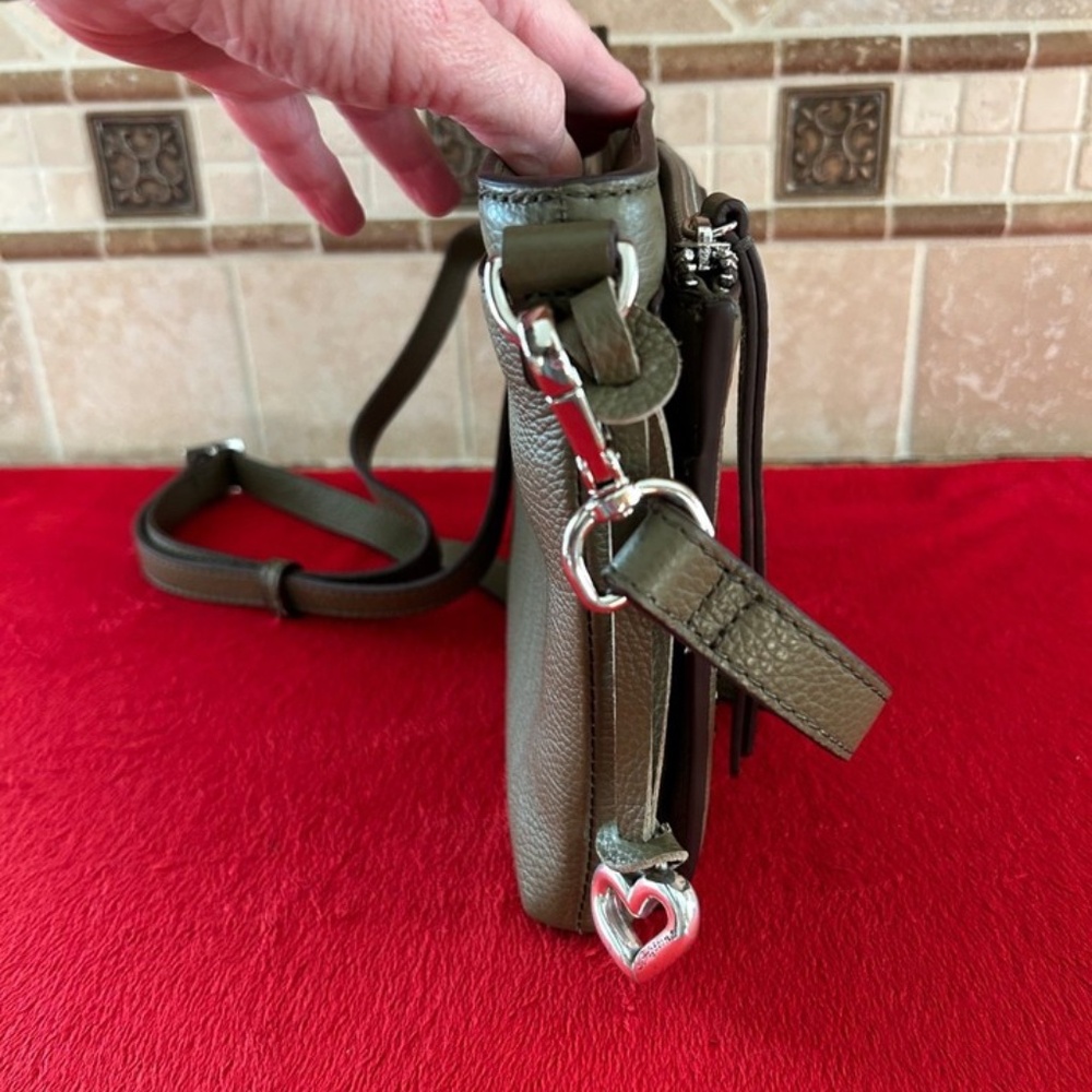 BRIGHTON PRETTY TOUGH JORDYN CROSS BODY ORGANIZER OLIVE NWT REGISTRATION CARD - Picture 8 of 12